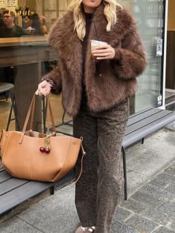 Solid Brown Fluffy Fur Jacket Women's Casual Lapel Loose Long Sleeves Thicken Warm Short Coat 2025 Winter New Lady Commute Wear