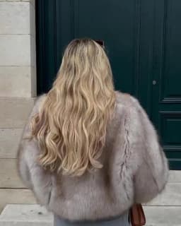 Iconic Street Fashion Week Luxury Brand Gardient Cropped Faux Fur Coat Women Winter 2024 Hot Cool Girls Fluffy Short Fur Jacket