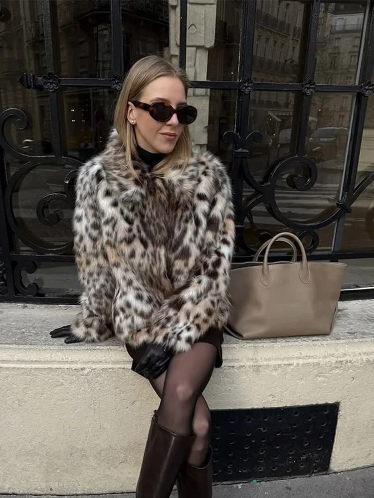 Lady Leopard Print Lapel Fur Coat Women Elegant Single Breasted Loose Jacket Fashionable Daily Commuting Office Outerwear 2025