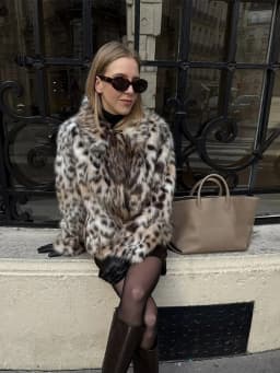 Lady Leopard Print Lapel Fur Coat Women Elegant Single Breasted Loose Jacket Fashionable Daily Commuting Office Outerwear 2025
