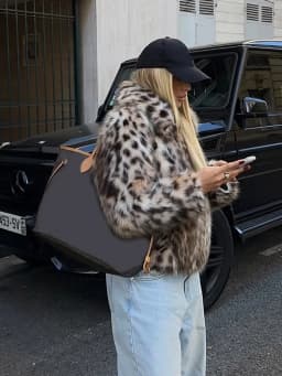 Lady Leopard Print Lapel Fur Coat Women Elegant Single Breasted Loose Jacket Fashionable Daily Commuting Office Outerwear 2025