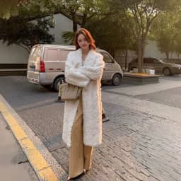 2025 New Fur Coat Lamb Fur Fur Integrated Winter Clothing Loose Warm Small Lake Sheep Knee Long Coat