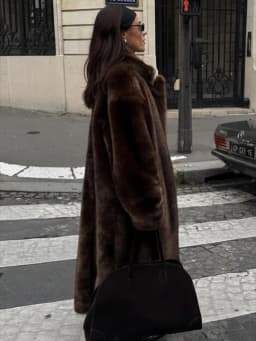 Tuularose Faux Fur Long Coat Women's Lace-up Thickened Long Fur Coat Jacket 2025 Winter Fluffy Plush Warm Lapel Vintage Outwear