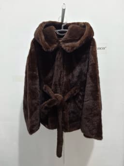HKSH 2025 Winter New Women's Faux Fur Coat Hooded Batwing Sleeve Sashes Fashion Elegant Luxury High-end Tide Warm Jacket HK16165