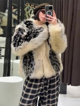 Stylish Contrast Faux Fur Women Coat Elegant O-neck Single Breasted Full Sleeve Female Coats 2026 Autumn Winter Chic Lady Jacket
