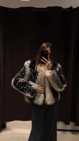 Stylish Contrast Faux Fur Women Coat Elegant O-neck Single Breasted Full Sleeve Female Coats 2026 Autumn Winter Chic Lady Jacket