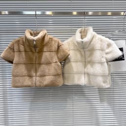 DEAT 2025 Winter New Fashion Faux Fur Short Sleeve Jacket For Women Soft Stand Collars Zipper Versatile Coat Female 11A08005