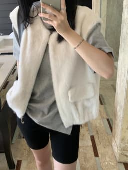 Luxury Faux Fur Vest Korean Fashion Women Winter Fall Design Solid Color High Quality Women Faux Fur Coats Sleeveless