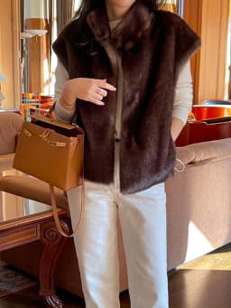 Luxury Faux Fur Vest Korean Fashion Women Winter Fall Design Solid Color High Quality Women Faux Fur Coats Sleeveless