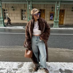 2025 New Vintage Luxury Long Faux Fox Fur Coat Women Winter Warm Fluffy Fur Jacket Female Street Furry Outerwear Overcoat
