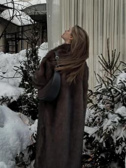 2025 New Vintage Luxury Long Faux Fox Fur Coat Women Winter Warm Fluffy Fur Jacket Female Street Furry Outerwear Overcoat