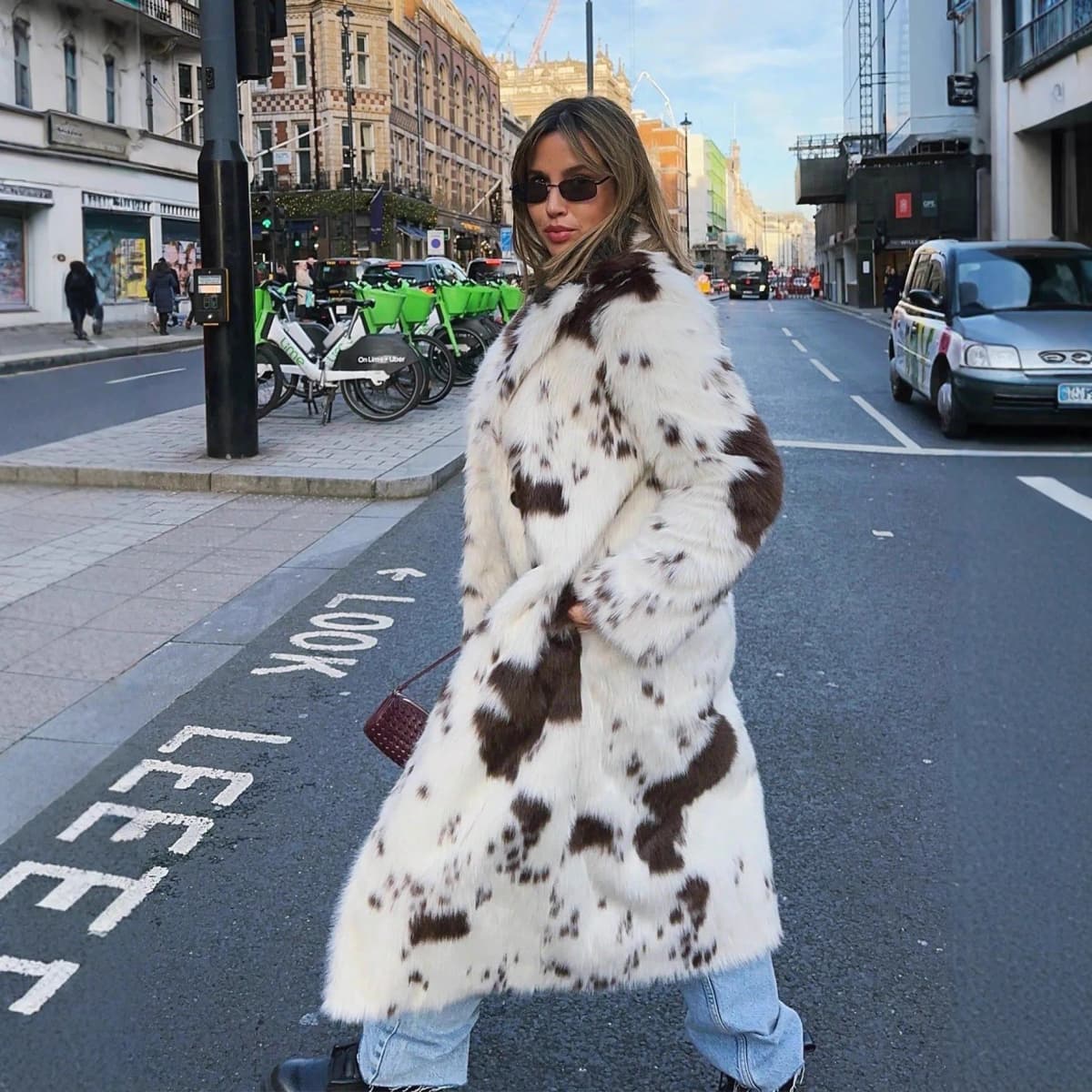 New Designer Autumn Winter Thick Fox Fur Coat Plus Long Warm Faux Fur Jacket Milk Dot Printed Luxe Femme Plush Overcoat