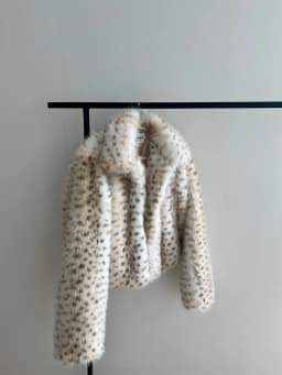 Deer Print Faux Fox Fur Cropped Shaggy Jacket in Beige Fluffy Lapel Collar School Student Trendy Warm Fur Coat Winter Outfit
