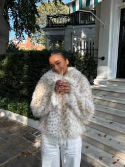 Deer Print Faux Fox Fur Cropped Shaggy Jacket in Beige Fluffy Lapel Collar School Student Trendy Warm Fur Coat Winter Outfit