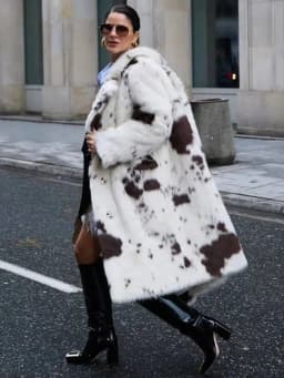 DEAT Fashion Tie Dye Faux Fur Coat Women's Lapel Loose Long Sleeves Plush Thick Overcoat Winter New 7A1355