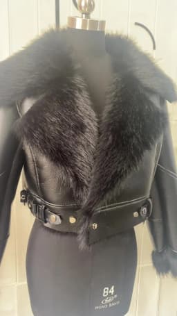 Lautaro Autumn Winter Cool Short Loose Black Thick Warm Soft Hairy Faux Sheepskin Coat Women Luxury Designer Fluffy Jacket 2025