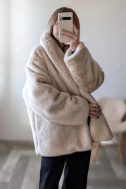 BJTZ Women’s Thickened Padded Faux Fur Coat Winter Warm Fake Fur Jacket Elegant Luxury Outerwear