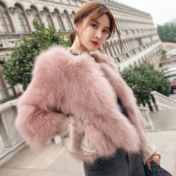 Korean Ladies Solid Color Plush Outwear 2025 Femme Fashion Short Fur Tops Jacket Winter Thicken Women Long Sleeves Faux Fur Coat