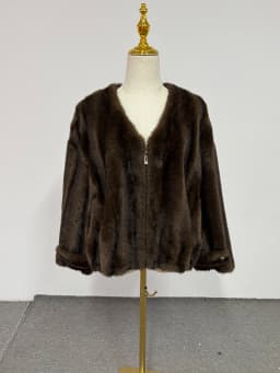 2026 New Fur Coat Women Fashion Essential Mink Coat Warm Short Leather Outerwear Winter Fur Jacket