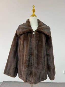 2026 New Fur Coat Women Fashion Essential Mink Coat Warm Short Leather Outerwear Winter Fur Jacket