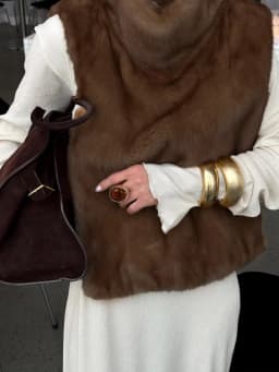Women Color Block Faux Fur Coat Casual Round Neck Long-sleeved Fluffy Warm Crop Coats 2026 Winter Lady Chic Daily Street Jacket