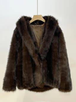 DEAT Fashion Wine Red Faux Fur Coat Women's Hooded Loose Long Sleeves Plush Thick Jacket Winter New 7A1042