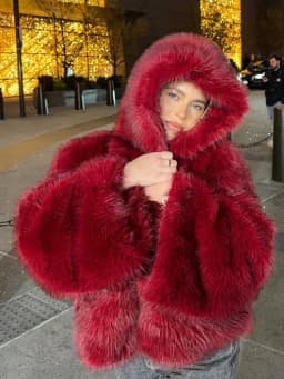 DEAT Fashion Wine Red Faux Fur Coat Women's Hooded Loose Long Sleeves Plush Thick Jacket Winter New 7A1042