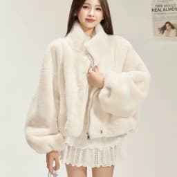 Women Casual Faux Fur Coat Stand Collar Zip Up Long Sleeve Oversized Fluffy Warm Trendy Cropped Jacket Fall Winter