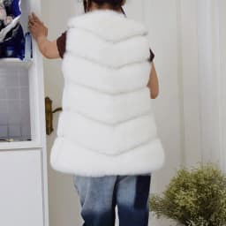 HJQJLJLS 2022 Winter Women Long Faux Fur Vest Gilet Female Sleeveless Fluffy Faux Fur Coat Jacket Fuzzy Coat Elegant Outerwear