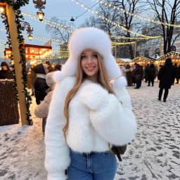 2025 Selling Autumn Winter Fluffy Fox Fur Jacket Women Thickened Warm Faux Fur Jacket Short Street Fashion Luxury Plush Jacket
