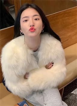 Autumn Winter Ladies High-end Short Faux Fur Coat Korean Female Fashion Casual Plush Jacket 2025 Women Long Sleeves Fur Outwear