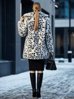 Women's faux fur coat, long and soft fur trim, suitable for autumn and winter, providing warmth and comfort for casual wear.