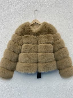 Women's Fashion faux fur coat super hot Autumn Winter women short Faux fox fur fluffy jacket high quality Ladies furry coats