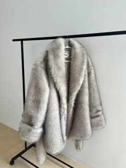 Gray Gradient Belt Oversized Tie Waist Faux Fur Maxi Women Coat for Chilly Winter Morning Old Money Clean Fit Cozy Outwear