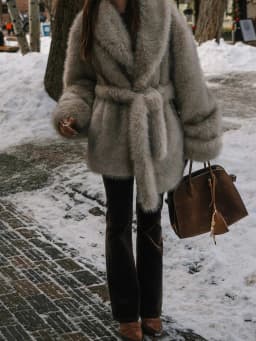 Gray Gradient Belt Oversized Tie Waist Faux Fur Maxi Women Coat for Chilly Winter Morning Old Money Clean Fit Cozy Outwear