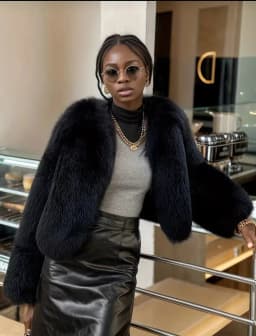 Luxury Autumn Winter Faux Fur Jacket Black White Elegant Short Style Fox Fur Coat Classic Ins Chic Girls Fluffy Plush Jacket