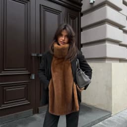 Elegant Luxury Thicken Brown Faux Fur Coats Women Loose Lapel Long Sleeve Furry Coats 2025 Winter Lady Warm Chic Outwear New