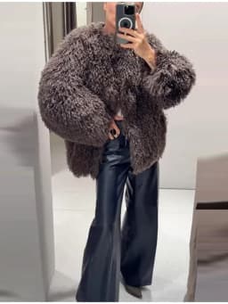 Women Brown Curly Faux Fur Coat Elegant Round Neck Full Sleeve Loose Short Furry Coats 2026 Lady Fashion Winter Street Warm Wear