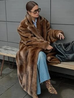 Women Solid Faux Fur Long Coats Fashion Lapel Full Sleeve Fluffy Luxury Loose Casual Outerwears 2026 Winter High Street Outwear