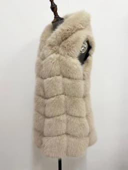 ZADORIN New Fashion Woman Sleeveless Faux Fur Coat Hooded Winter Fluffy Warm Faux Fur Vest Woman Faux Fur Coats and Jackets Tops