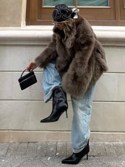 2026 Winter Women's Faux Fur Coats Fashion Stand Collar Short Jackets Warm Long Sleeve High Street Commute Lady Brown Outerwear
