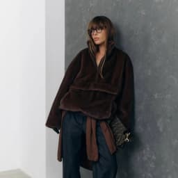 LANMREM Women Faux Mink Fur Half Zip Sweatshirt Stand Neck Kangaroo Pocket Loose Long Sleeve Warm Plush Pullover Top 2DB8857