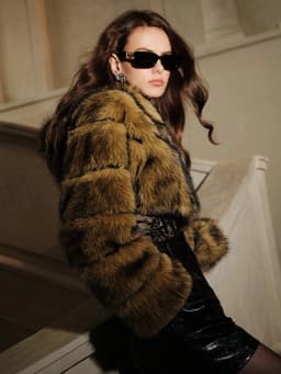 Women Winter Faux Fur Coat Cropped Striped Brown Fluffy Zipper Luxury 2026 New Mob Wife Party Warm Outerwear