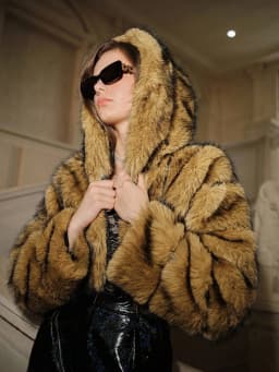 Women Winter Faux Fur Coat Cropped Striped Brown Fluffy Zipper Luxury 2026 New Mob Wife Party Warm Outerwear