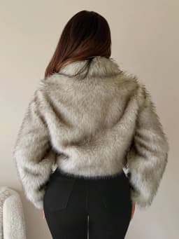 Women's Faux Fur Coat Cropped Fluffy Plush Lapel Collar Grey Warm Winter Jacket Elegant Luxe Chic Quiet Luxury