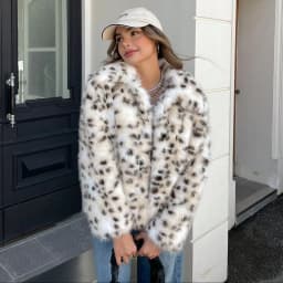 Women Winter Faux Fur Coat Snow Leopard Print Fluffy Short Jacket 2026 New Y2K Streetwear Vintage Outerwear