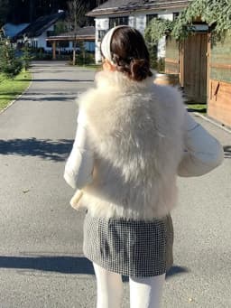 DEAT Fashion Stand Collar Sleeveless Fluffy Faux Fur Vests Women's Thick Warm Simple White Coats Autumn New 7A6164