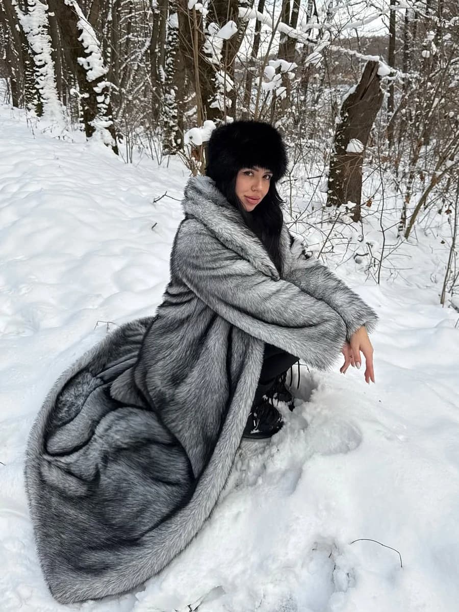 Women's Long Faux Fur Coat Silver Grey Fluffy Plush Lapel Collar Warm Thick Winter Maxi Jacket Elegant Luxe Chic