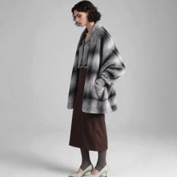 Women Grey Black Gradient Faux Fur Shawl Cape with Side Pockets, Winter Warm Elegant Bridal Evening Commuter Layering Outerwear