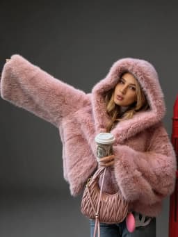 DEAT Fashion Hooded Thick Plush Faux Fox Fur Jackets Women's Long Sleeve Pink Loose Casual Coats Autumn New 7A6345